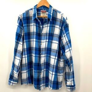 Wrangler Jeans Co. Long Sleeved Button Down Plaid Shirt 100% Cotton Lightweight